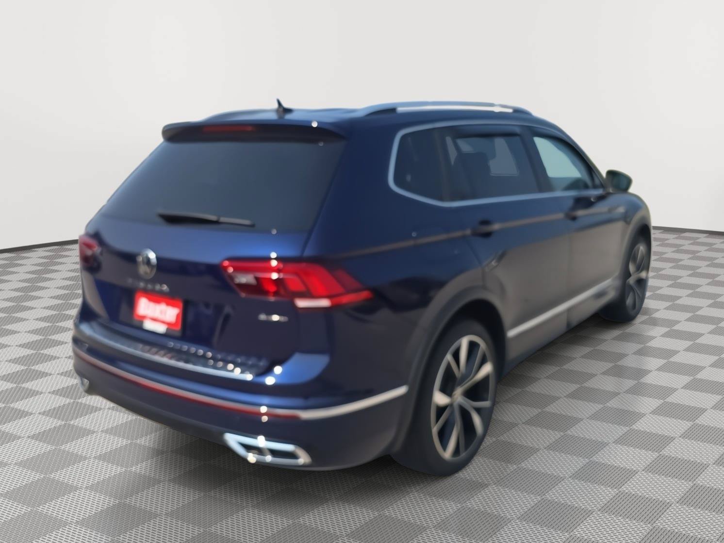 Used 2022 Volkswagen Tiguan SEL R-Line AWD/4WD image 7