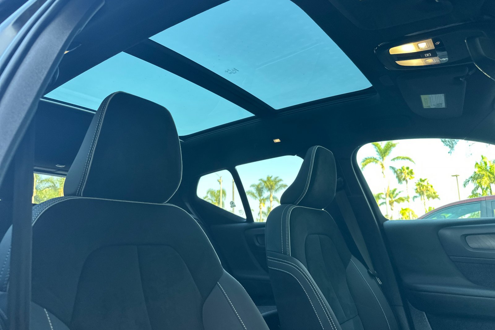 Certified 2023 Volvo XC40 Recharge Plus w/ Protection Package Premier AWD/4WD image 19