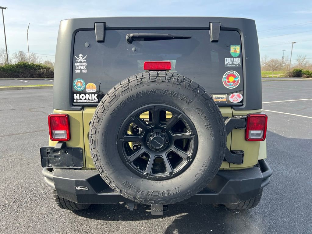 Used 2013 Jeep Wrangler Unlimited Sahara image 4