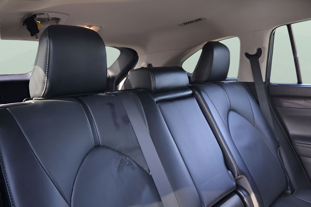 Used 2022 Toyota Highlander Limited AWD/4WD image 16