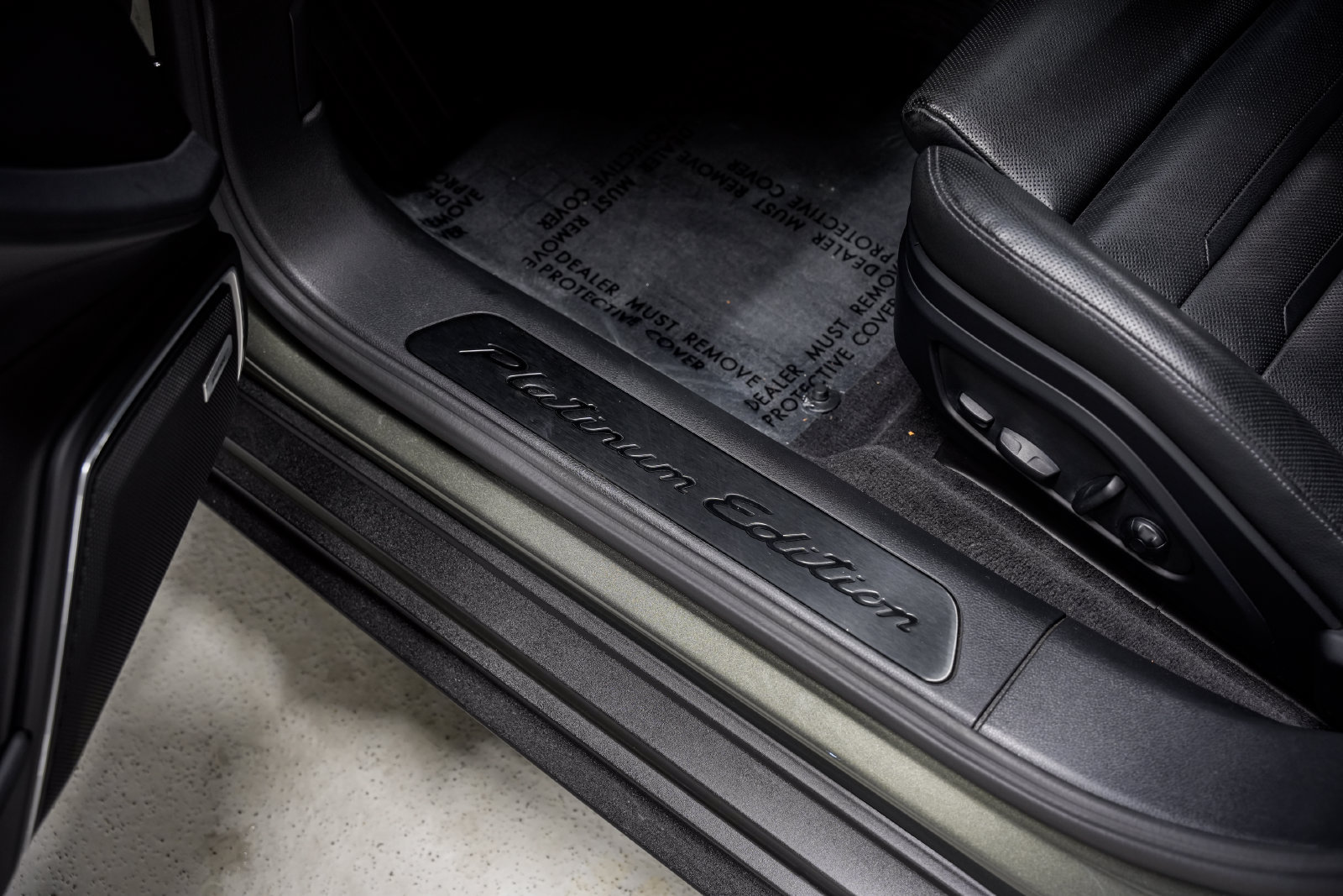 Used 2023 Porsche Panamera Platinum Edition RWD image 21