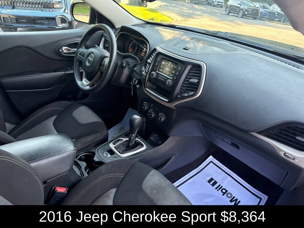Used 2016 Jeep Cherokee Sport FWD image 15
