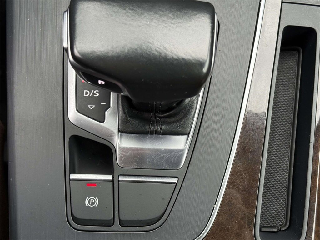 Used 2018 Audi Q5 2.0T w/ Premium Plus Package image 24