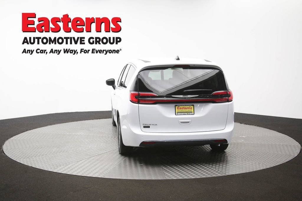 Used 2023 Chrysler Pacifica Touring-L FWD image 36
