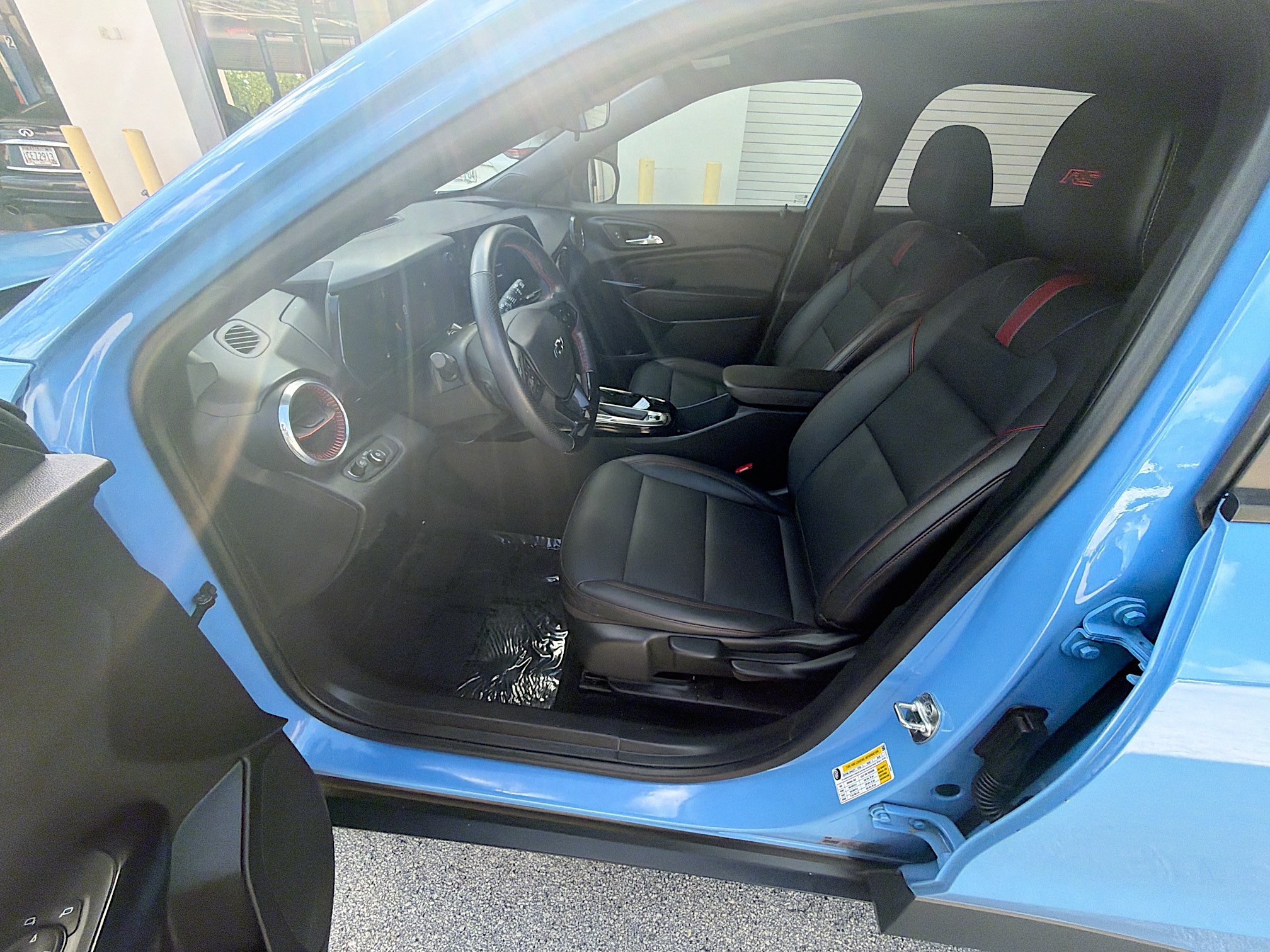 Used 2024 Chevrolet Trax RS FWD image 16