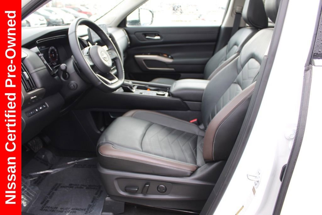 Certified 2024 Nissan Pathfinder Platinum w/ Cargo Package image 18
