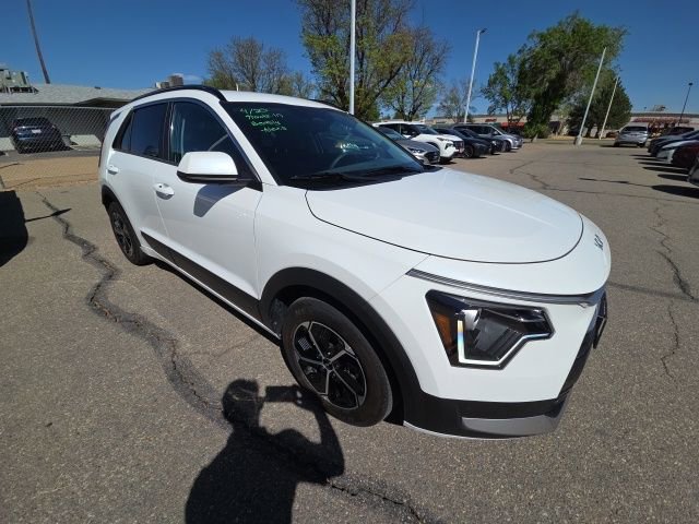 Used 2024 Kia Niro LX image 6