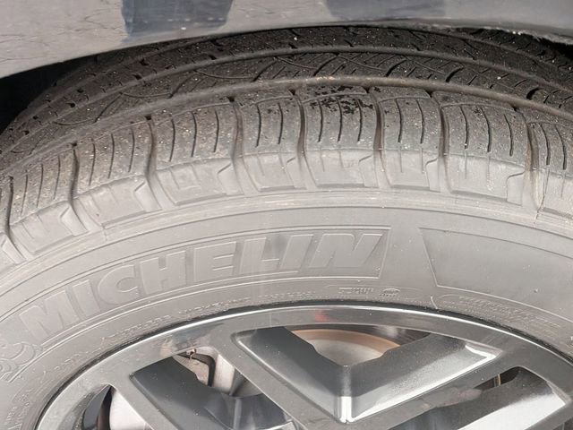 Used 2024 Ford Edge SEL image 11