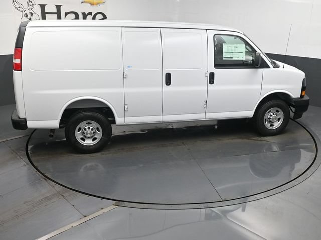 New 2026 Chevrolet Express 2500 w/ Driver Convenience Package RWD image 34