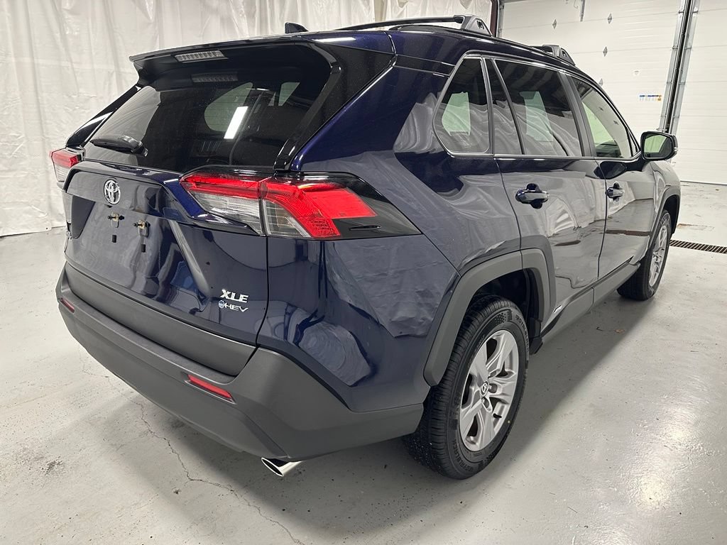 Used 2025 Toyota RAV4 XLE AWD/4WD image 7