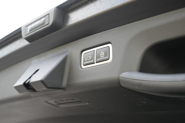 Used 2022 Kia Sorento EX w/ Panoramic Sunroof Package FWD image 12