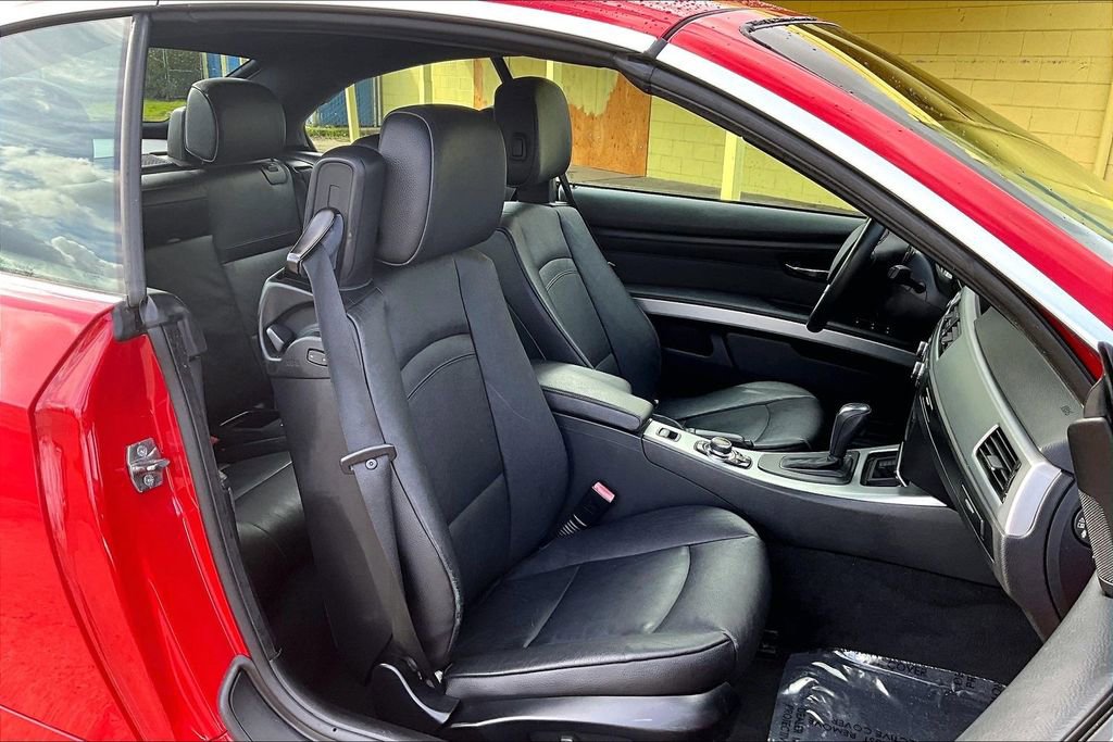 Used 2013 BMW 335i Convertible image 10
