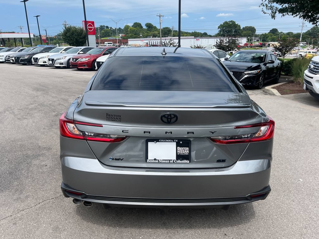 Used 2026 Toyota Camry SE FWD image 5