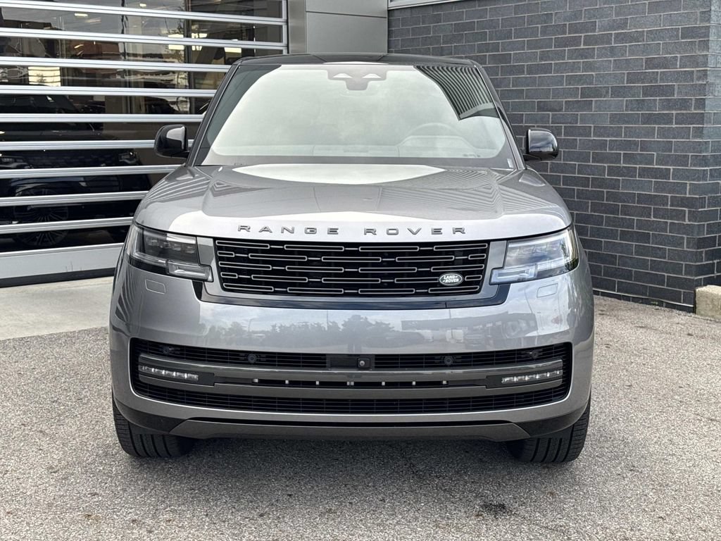Used 2024 Land Rover Range Rover SE AWD/4WD image 2