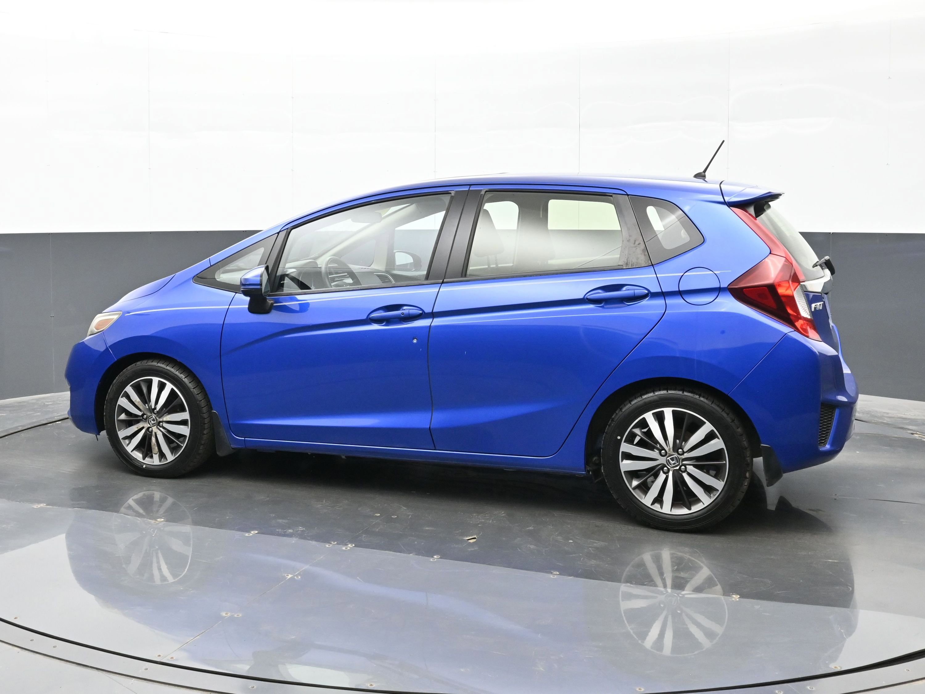 Used 2016 Honda Fit EX image 5
