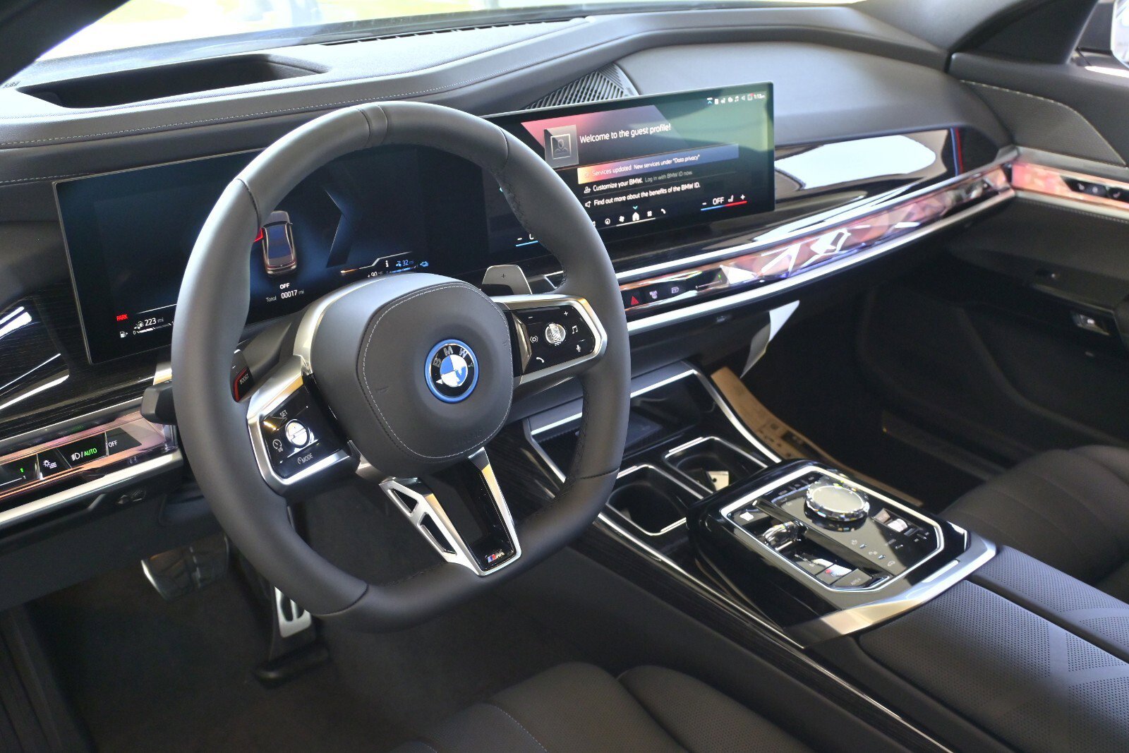 New 2026 BMW 750e xDrive w/ Executive Package image 17