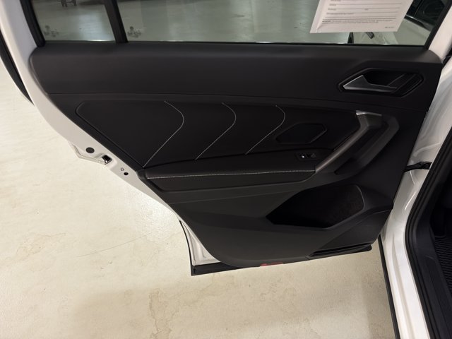 Certified 2024 Volkswagen Tiguan SE AWD/4WD image 24