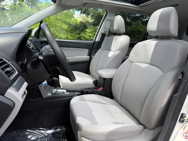 Used 2016 Subaru Forester 2.5i Premium w/ All-Weather Package AWD/4WD image 9