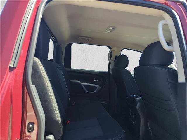 Used 2019 Nissan Titan SV w/ SV Convenience Package image 15