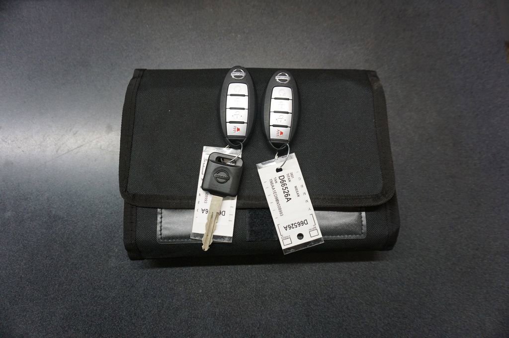 Used 2021 Nissan Titan PRO-4X w/ Pro-4x Convenience Package image 18