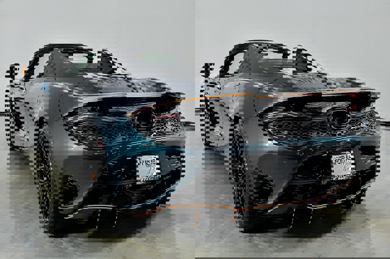 Used 2024 McLaren 750S Spider RWD image 10