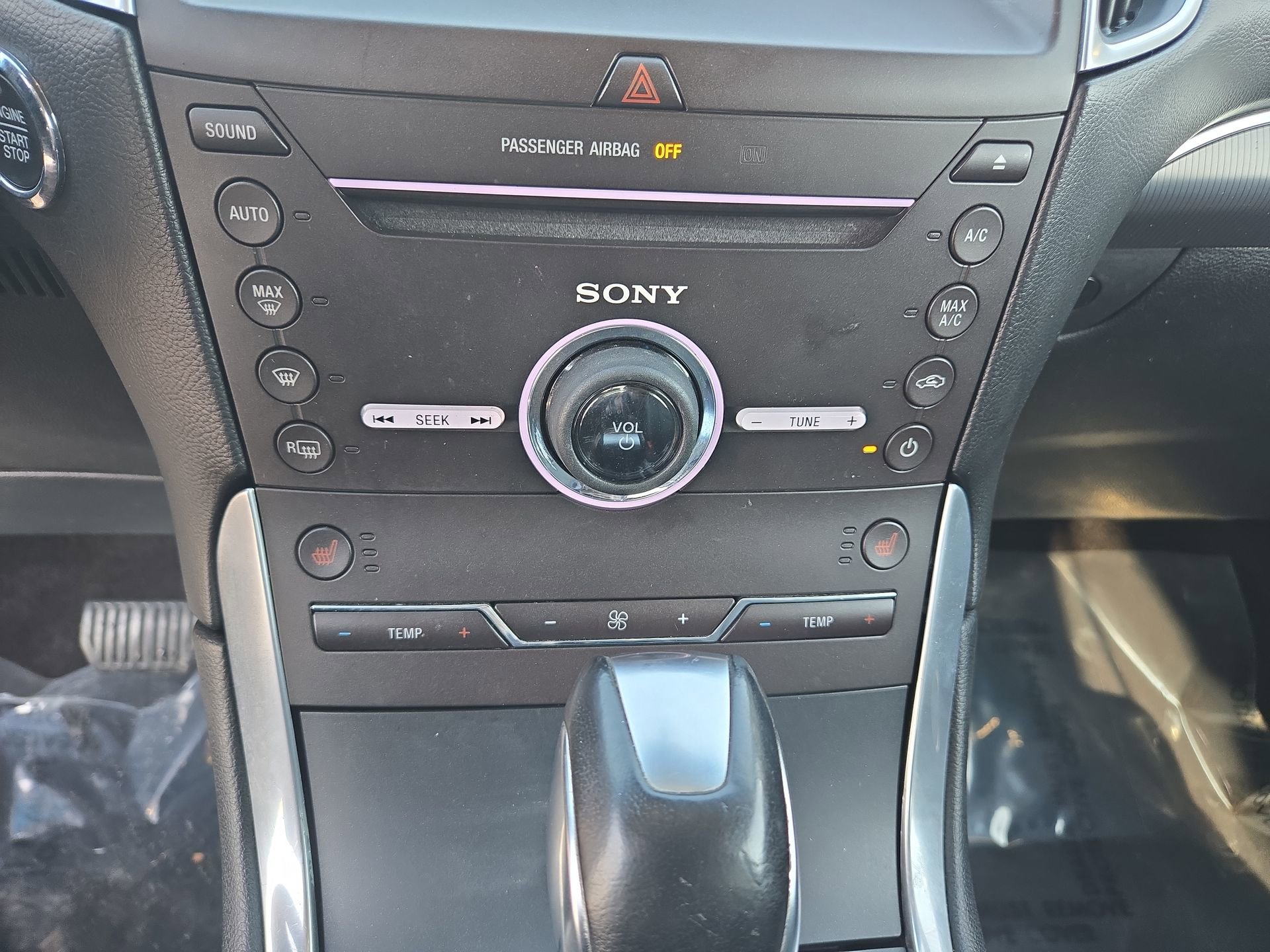 Used 2016 Ford Edge Titanium w/ Technology Package image 29