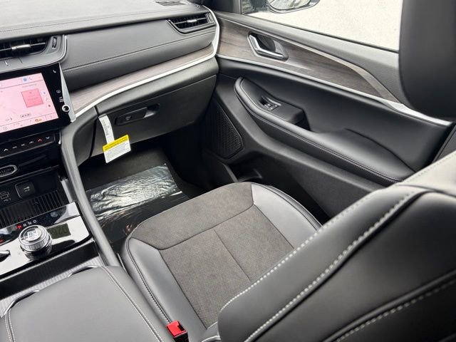 New 2026 Jeep Grand Cherokee Altitude image 34