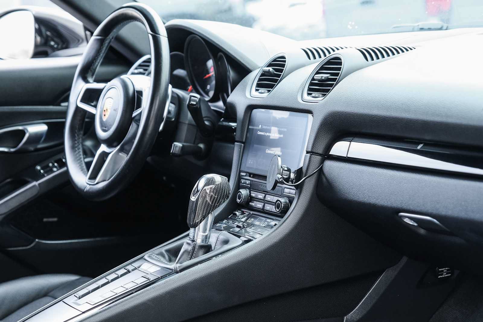 Used 2019 Porsche 718 Cayman RWD image 24