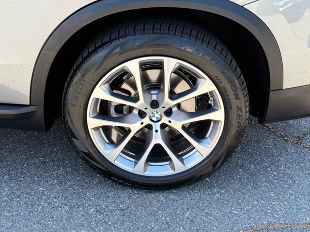 Certified 2024 BMW X5 sDrive40i w/ Premium Package RWD image 14