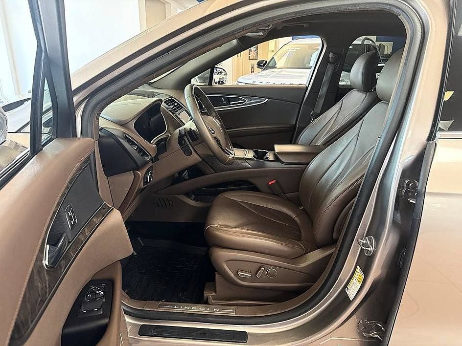 Used 2018 Lincoln MKX Reserve w/ Lincoln MKX Climate Package AWD/4WD image 7