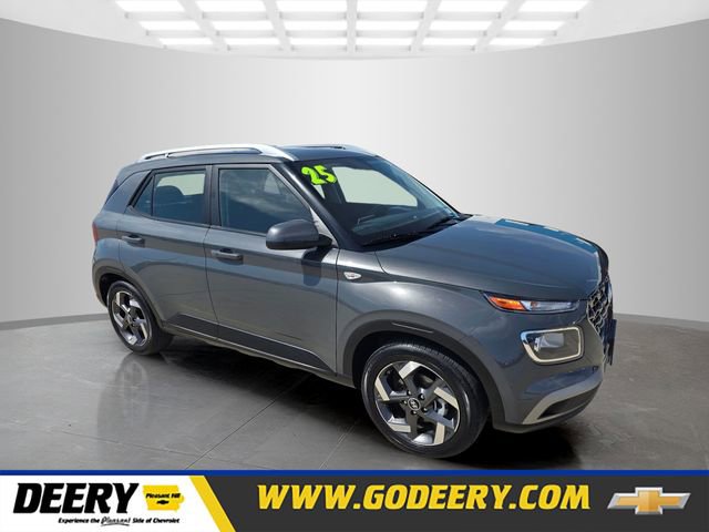 Used 2025 Hyundai Venue SEL FWD image 1