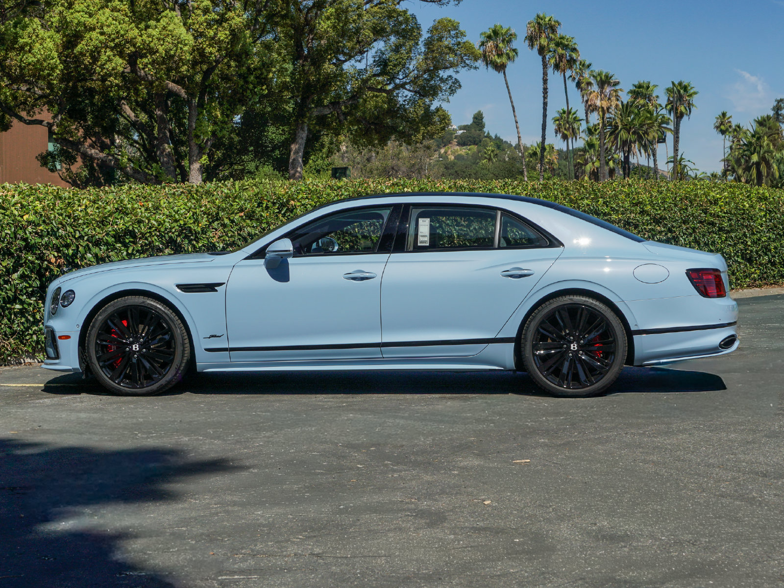 New 2025 Bentley Flying Spur Plug-In Hybrid AWD/4WD image 3