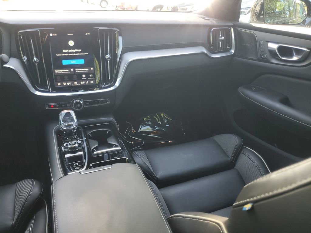 Certified 2025 Volvo S60 T8 Ultra AWD/4WD image 13