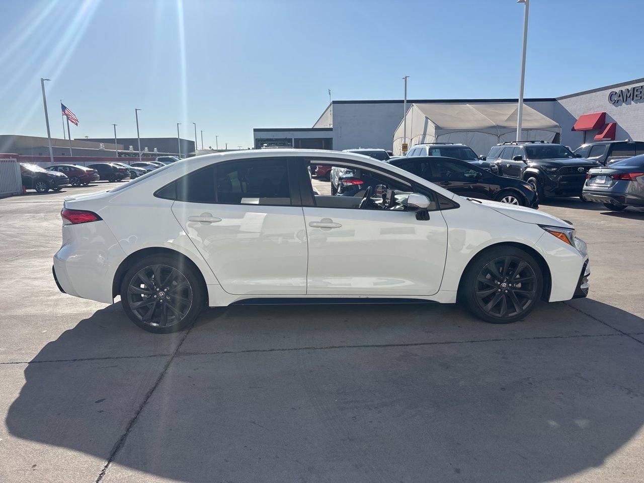 Used 2023 Toyota Corolla SE w/ SE Premium Package image 3