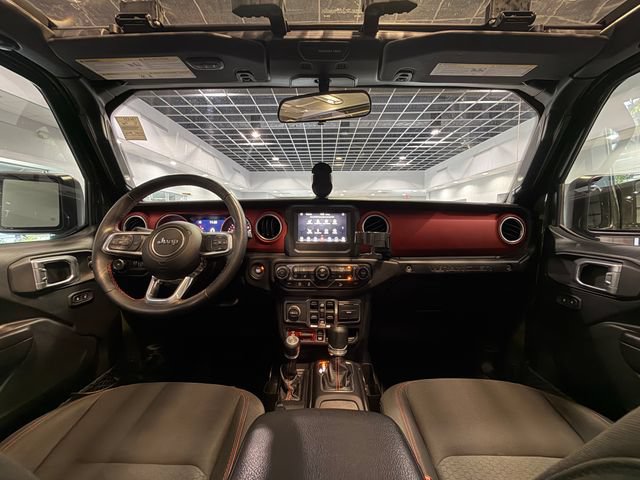 Used 2021 Jeep Wrangler Unlimited Rubicon w/ Cold Weather Group AWD/4WD image 15