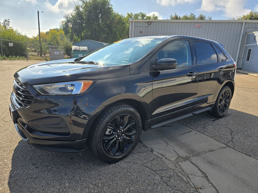 Used 2022 Ford Edge SE w/ Black Appearance Package image 10