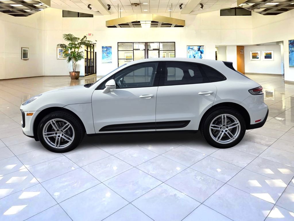Used 2022 Porsche Macan AWD/4WD image 4