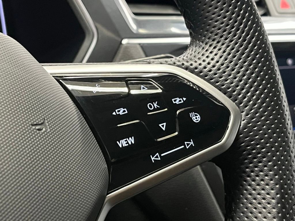 Used 2022 Volkswagen Tiguan SEL R-Line image 25