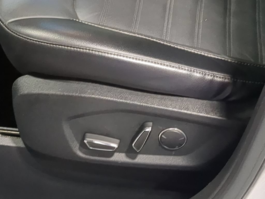 Used 2018 Ford Edge SEL w/ Equipment Group 201A AWD/4WD image 21