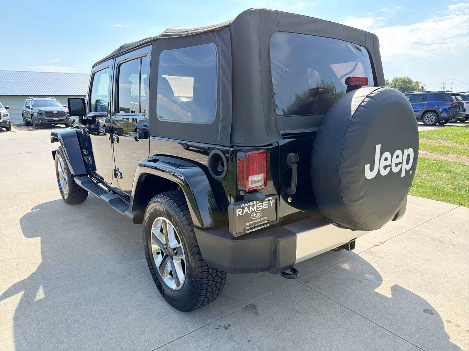Used 2013 Jeep Wrangler Unlimited Sahara w/ Connectivity Group AWD/4WD image 4
