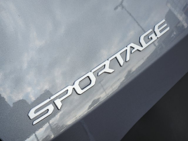 Used 2025 Kia Sportage LX AWD/4WD image 6