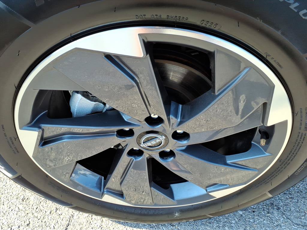 Used 2025 Nissan Rogue SV FWD image 11