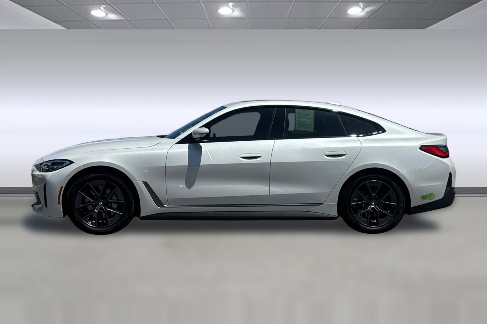 Used 2023 BMW i4 eDrive35 w/ Premium Package RWD image 2