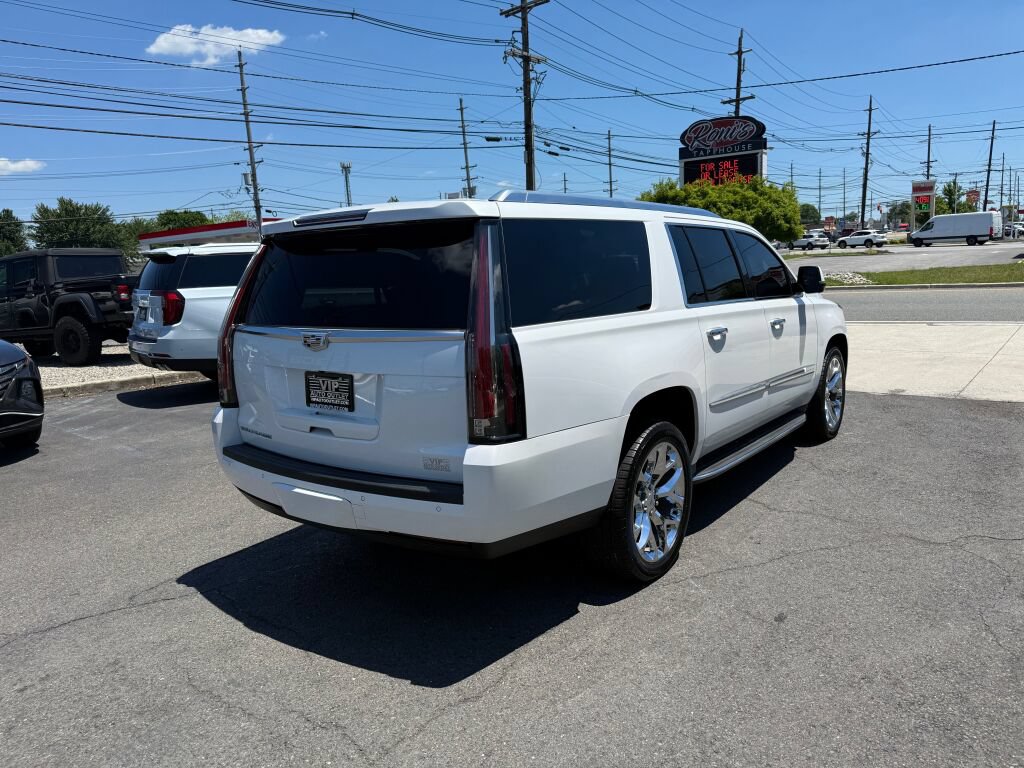 Used 2016 Cadillac Escalade ESV Luxury AWD/4WD image 7