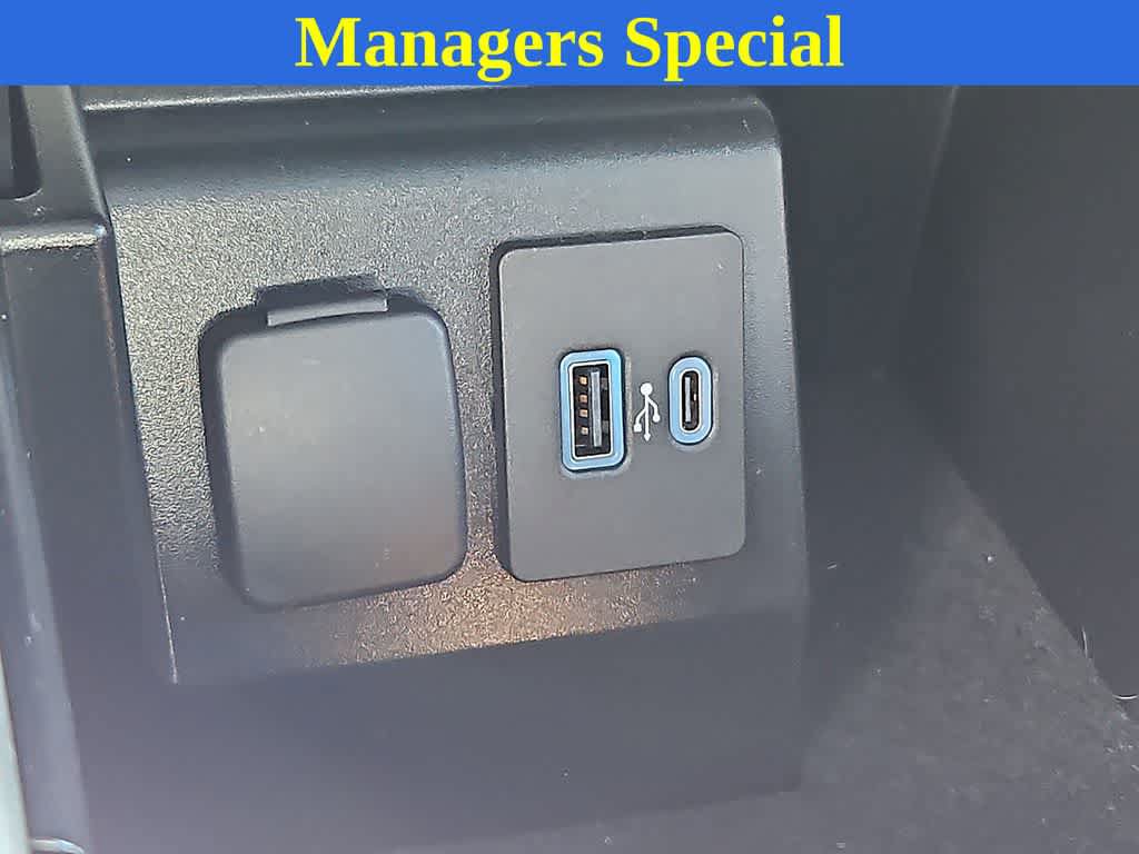 Used 2022 Ford Explorer XLT w/ Equipment Group 202A AWD/4WD image 26