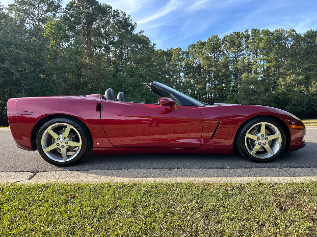 Used 2006 Chevrolet Corvette Convertible w/ Preferred Equipment Group image 4
