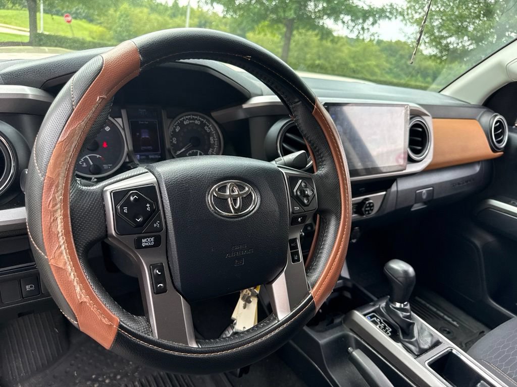 Used 2018 Toyota Tacoma SR5 RWD image 9