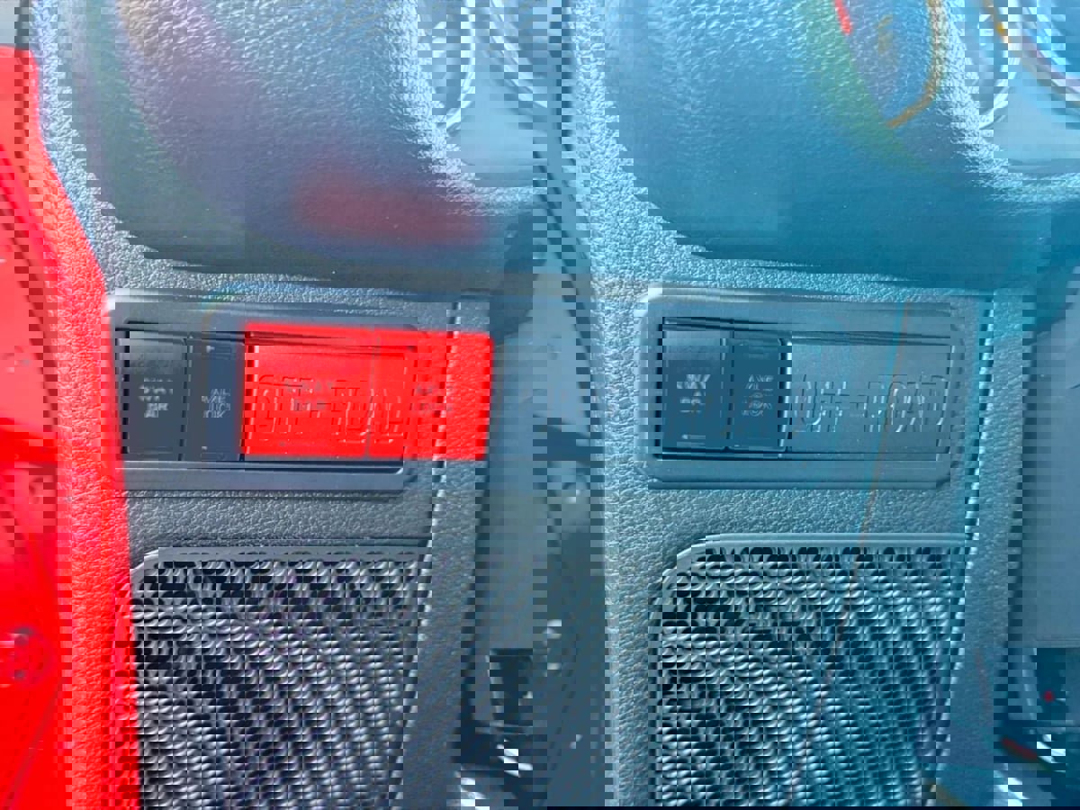 Used 2016 Jeep Wrangler Unlimited Rubicon image 15