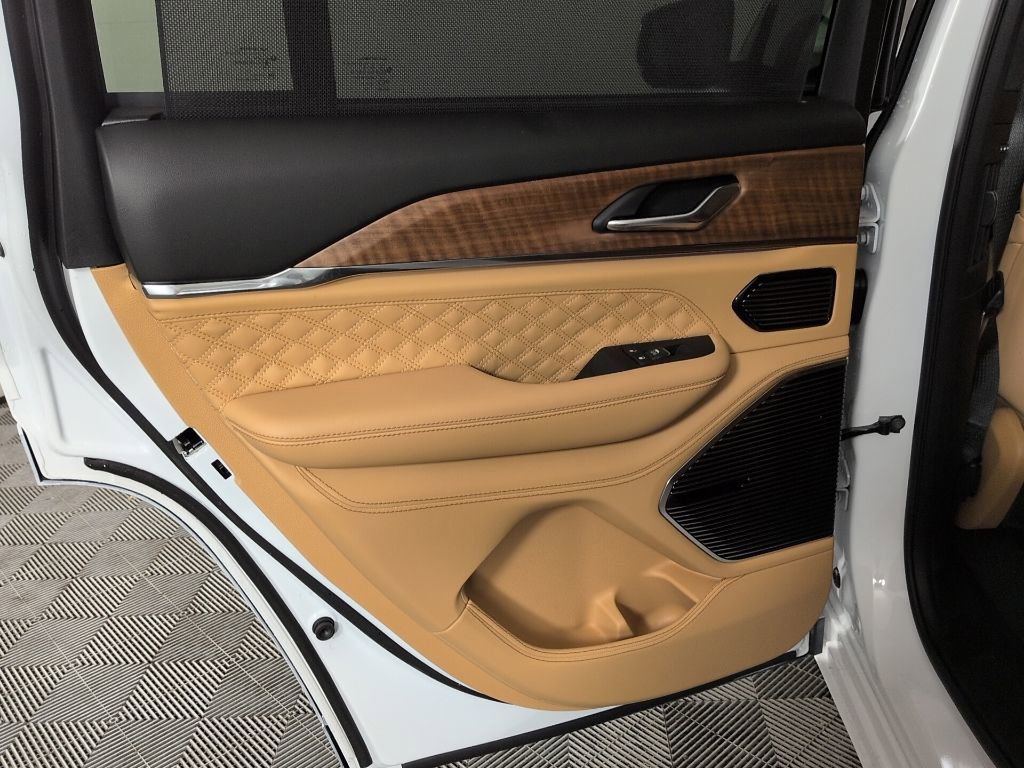 New 2026 Jeep Grand Cherokee Summit AWD/4WD image 25