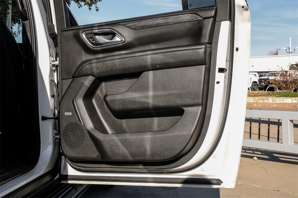 Used 2022 GMC Yukon XL SLT image 49